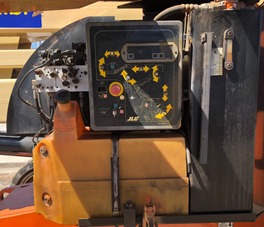 Plataforma Elevatória (PEMT / PTA) JLG 450AJ