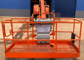 Plataforma Elevatória (PEMT / PTA) JLG 800AJ