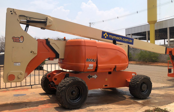 Plataforma Elevatória (PEMT / PTA) JLG 800AJ