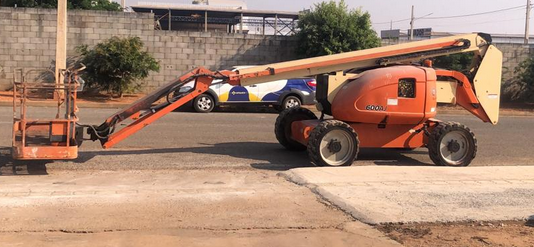 Plataforma Elevatória (PEMT / PTA) JLG 600AJ
