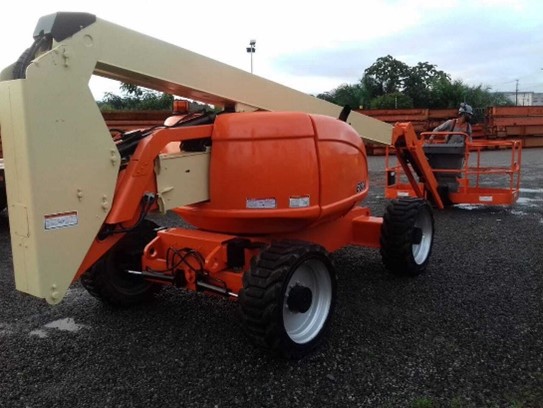 Plataforma Elevatória (PEMT / PTA) JLG 600AJ