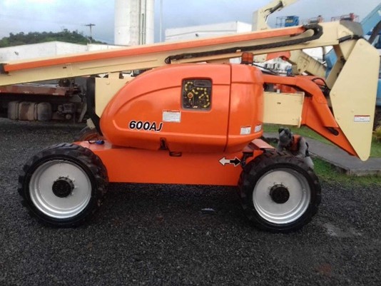 Plataforma Elevatória (PEMT / PTA) JLG 600AJ